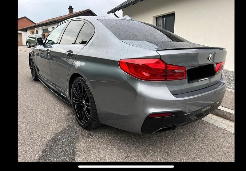 Gebraucht BMW 530 M Sport 252 PS (185 kW) 2018 Grau Limousine