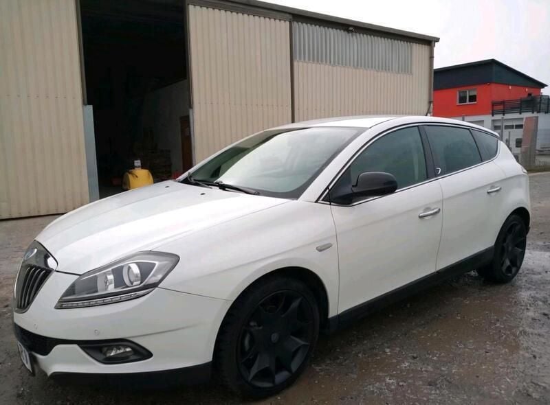 Weiß Gebraucht 2012 Lancia Delta Limousine | 6.000 € (Fairer Preis) - Bild 1/4