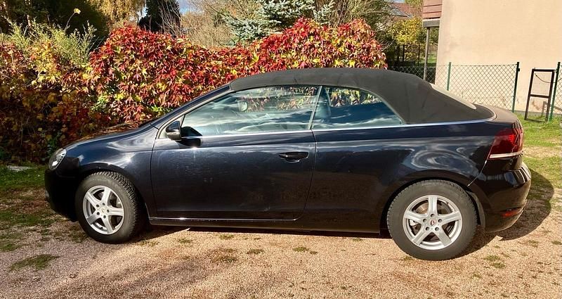 Gebraucht VW Golf 105 PS (77 kW) 2011 Schwarz Cabrio