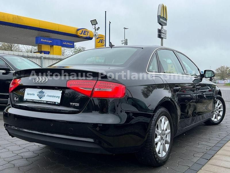 Gebraucht Audi A4 Ambiente 170 PS (125 kW) 2012 Schwarz Limousine