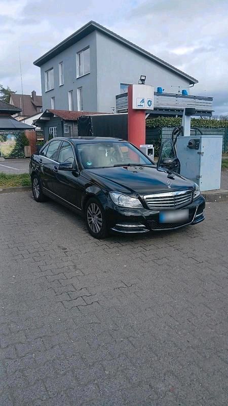 Gebraucht Mercedes C200 Elegance 184 PS (135 kW) 2012 Schwarz Limousine