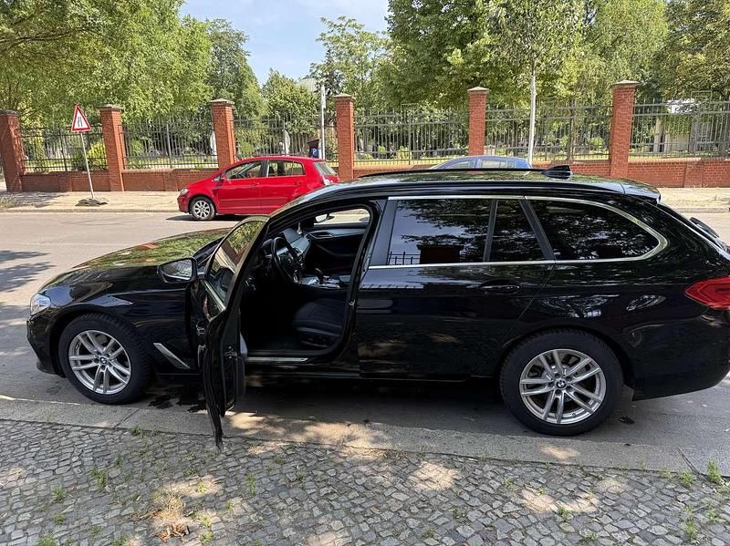 Gebraucht 2019 BMW 520 Kombi | 22.999 € (Guter Preis) - Bild 1/4
