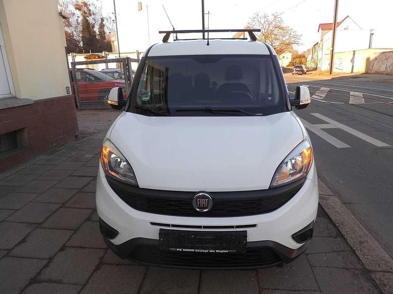 Gebraucht Fiat Doblò 105 PS (77 kW) 2017 Colore esterno (weiß) Van / Kleinbus