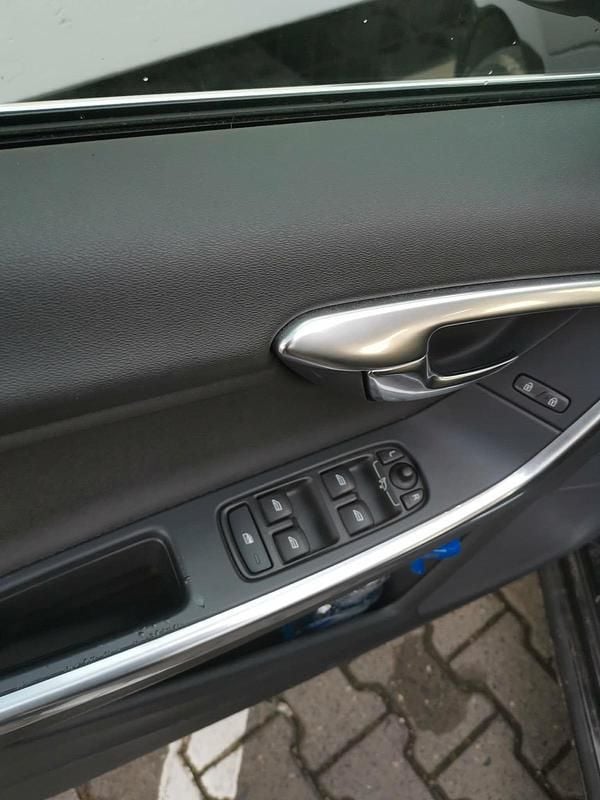 Gebraucht Volvo V60 203 PS (149 kW) 2011 Schwarz Kombi