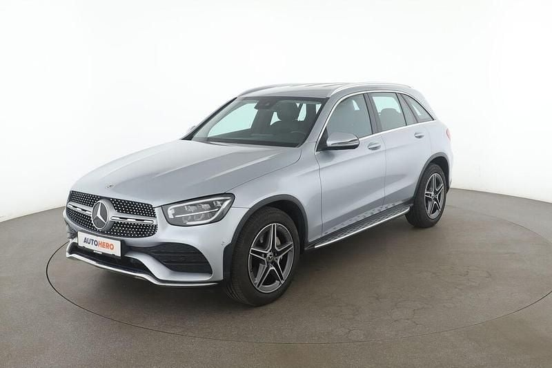 Silber Gebraucht 2021 Mercedes GLC300 AMG line SUV | 40.150 € (Guter Preis) - Bild 1/3