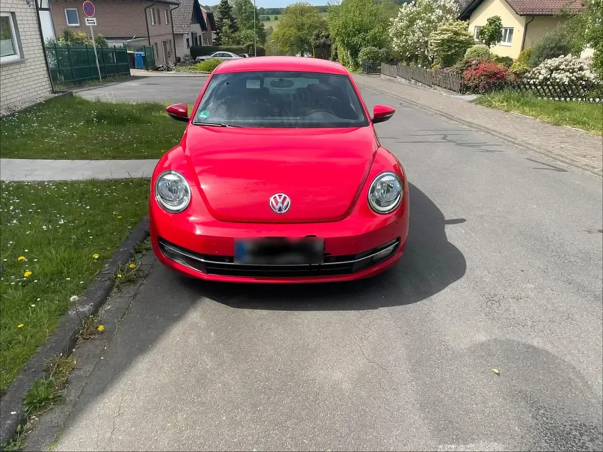 Second-hand VW Beetle 105 CP (77 kW) 2012 Roșu Hatchback