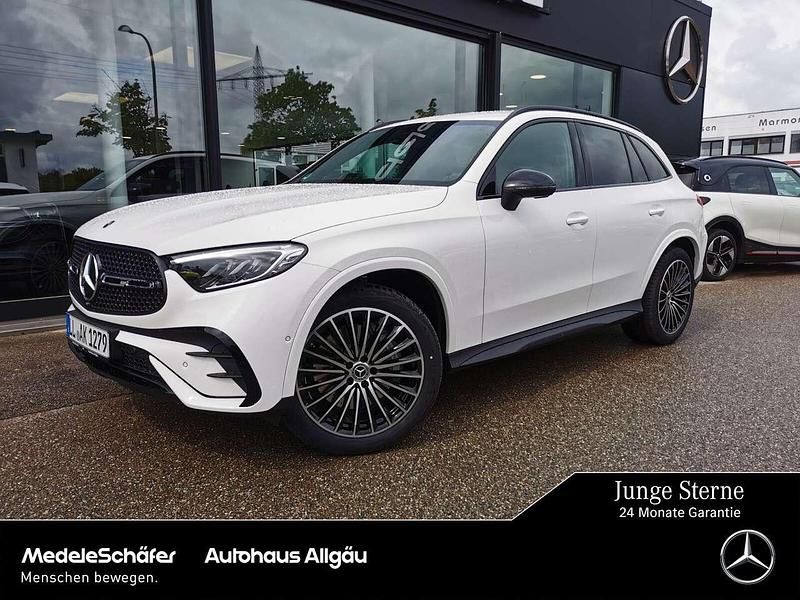 Unilack polarweiß Gebraucht 2024 Mercedes GLC200 AMG SUV | 51.870 € (Fairer Preis) - Bild 1/4