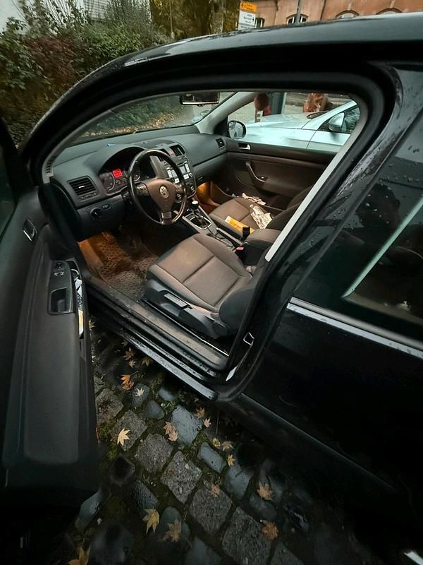 Schwarz Gebraucht 2006 VW Golf V Coupé | 1.550 € (Guter Preis) - Bild 1/4