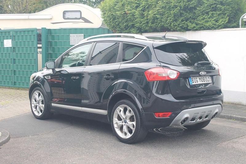 Gebraucht Ford Kuga Individual 163 PS (119 kW) 2012 Schwarz SUV
