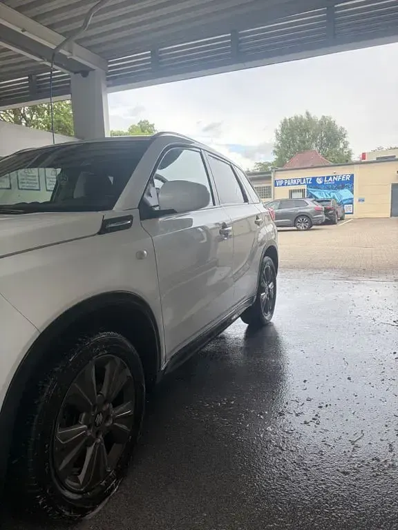 Gebraucht Suzuki Vitara Comfort 129 PS (94 kW) 2019 Weiß SUV