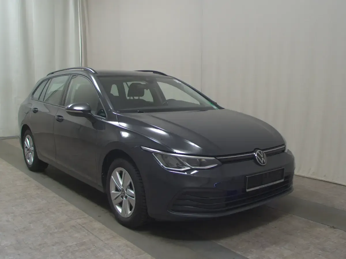 Gebraucht VW Golf VIII Life 150 PS (110 kW) 2023 Grau Kombi