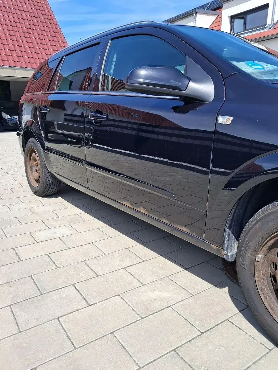 Gebraucht Opel Astra Selection 140 PS (102 kW) 2009 Schwarz Kombi