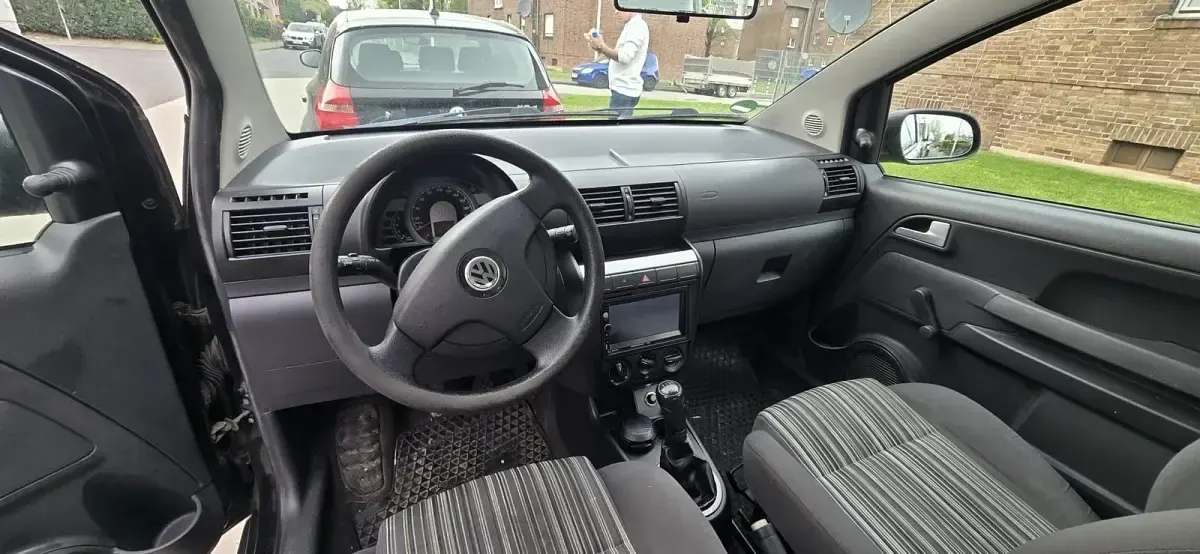 Gebraucht VW Fox 50 PS (36 kW) 2007 Schwarz Kleinwagen