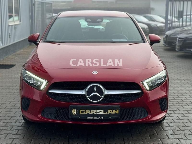 Gebraucht Mercedes A200 163 PS (119 kW) 2020 Rot Limousine