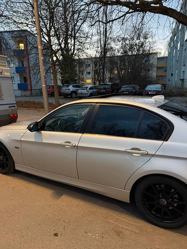 Gebraucht BMW 318 138 PS (101 kW) 2006 Grau Limousine