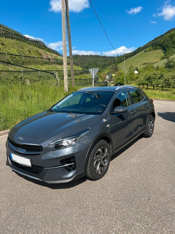 Grau Gebraucht 2020 Kia XCeed Vision SUV | 14.650 € (Guter Preis) - Bild 1/4