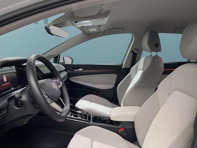 Gebraucht VW Golf VIII 150 PS (110 kW) 2024 Weiß Kleinwagen