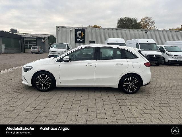 Gebraucht Mercedes B180 Advanced 116 PS (85 kW) 2024 Unilack polarweiß Van / Kleinbus