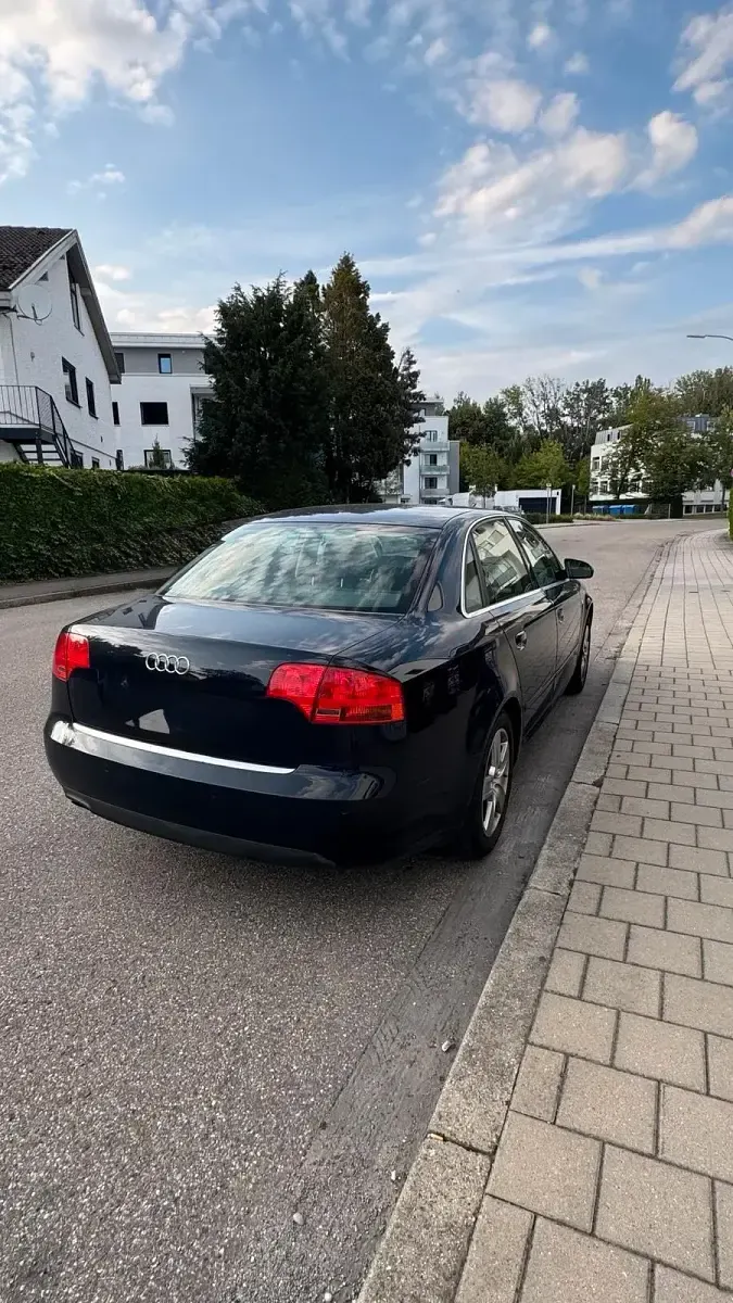Gebraucht Audi A4 116 PS (85 kW) 2006 Blau Limousine
