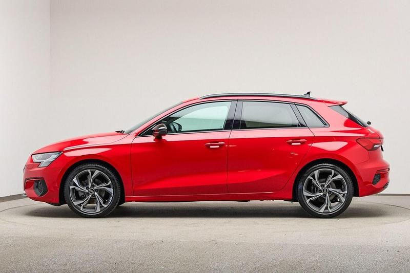 Gebraucht Audi A3 Advanced Plus 150 PS (110 kW) 2023 Tangorot metallic (metallic) Limousine