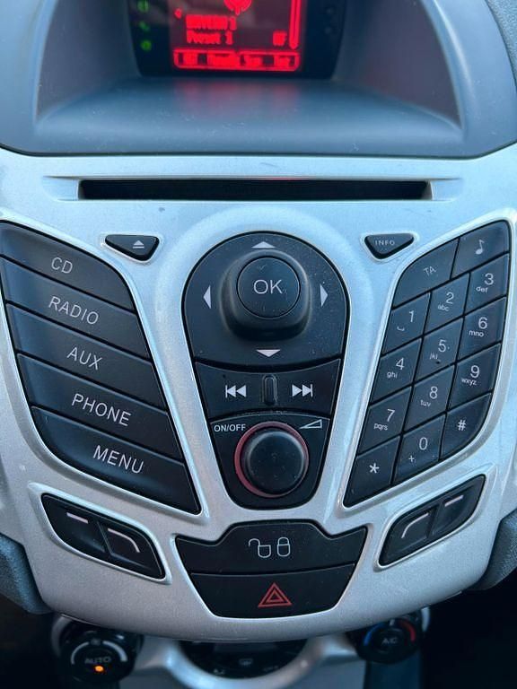 Gebraucht Ford Fiesta Titanium 82 PS (60 kW) 2011 Schwarz Kleinwagen