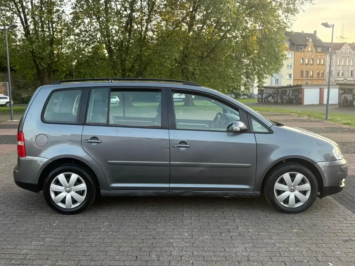 Gebraucht VW Touran 105 PS (77 kW) 2004 Grau Van / Kleinbus
