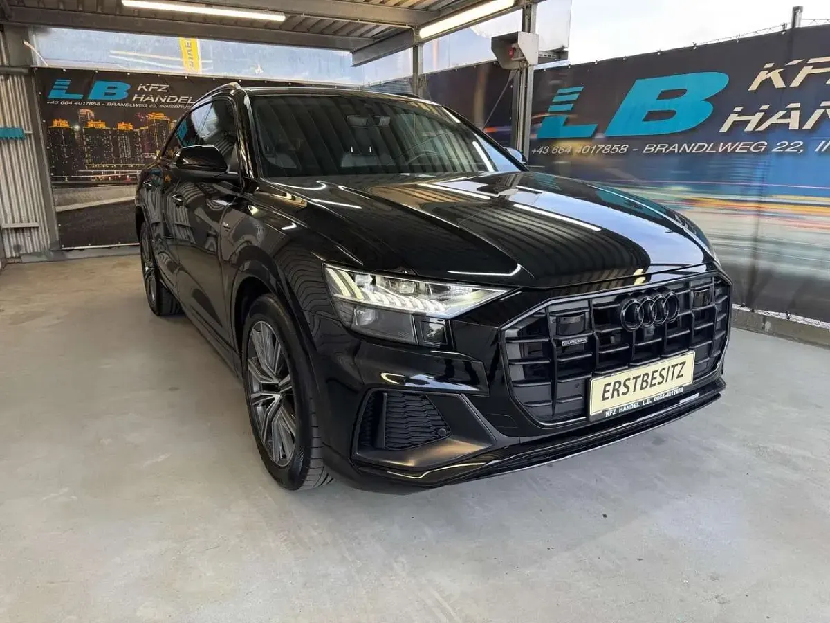 Gebraucht Audi Q8 286 PS (210 kW) 2023 Mythosschwarz metallic SUV