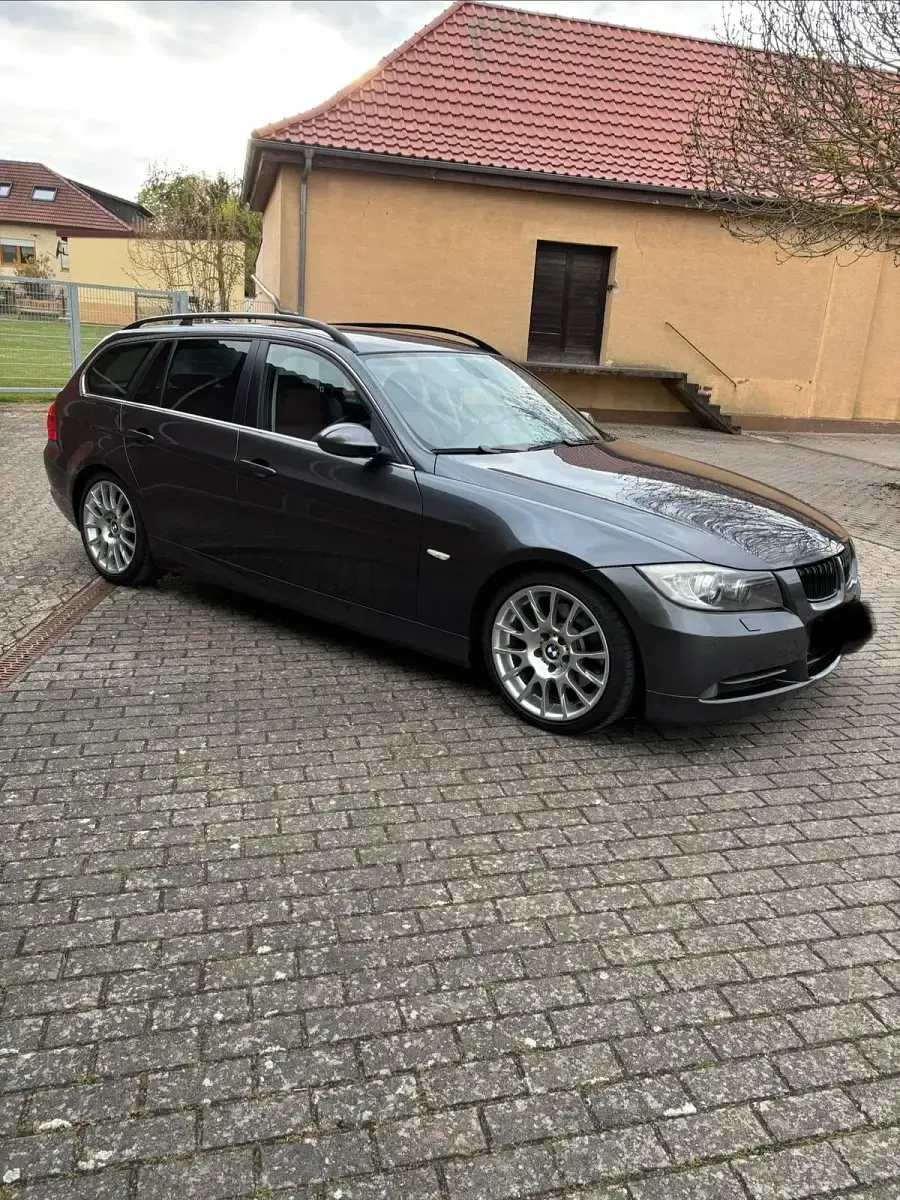 Gebraucht BMW 330 231 PS (169 kW) 2007 Grau Kombi