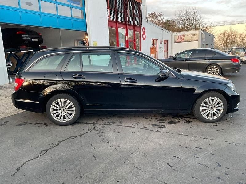 Gebraucht Mercedes C220 170 PS (125 kW) 2013 Schwarz Kombi