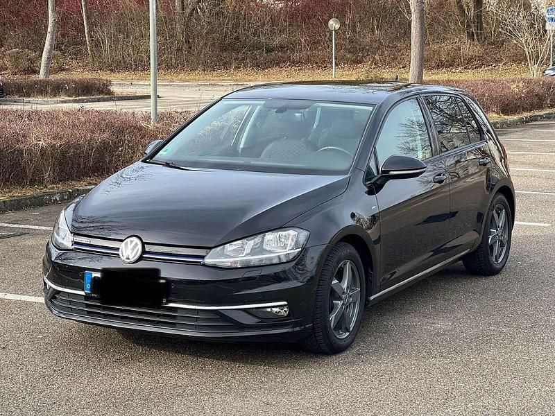 Schwarz Gebraucht 2018 VW Golf VII Join Kleinwagen | 16.000 € (Guter Preis) - Bild 1/4
