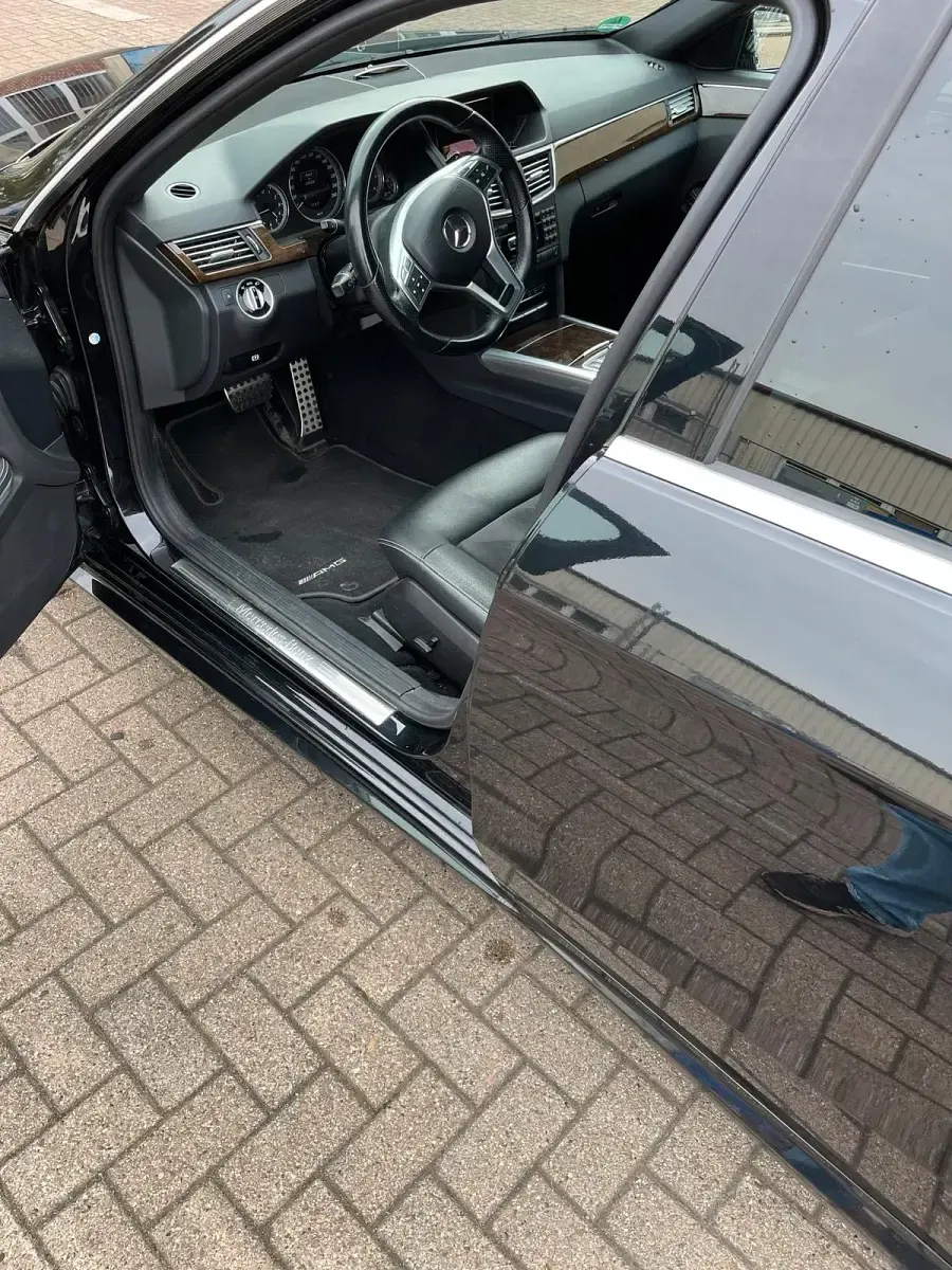Gebraucht Mercedes E300 231 PS (169 kW) 2012 Schwarz Kombi