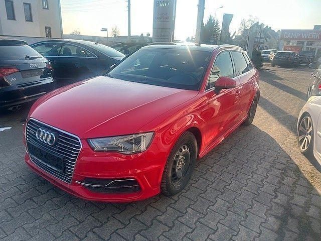 Gebraucht Audi A3 Sportback e-tron Ambition 150 PS (110 kW) 2014 Rot Kleinwagen