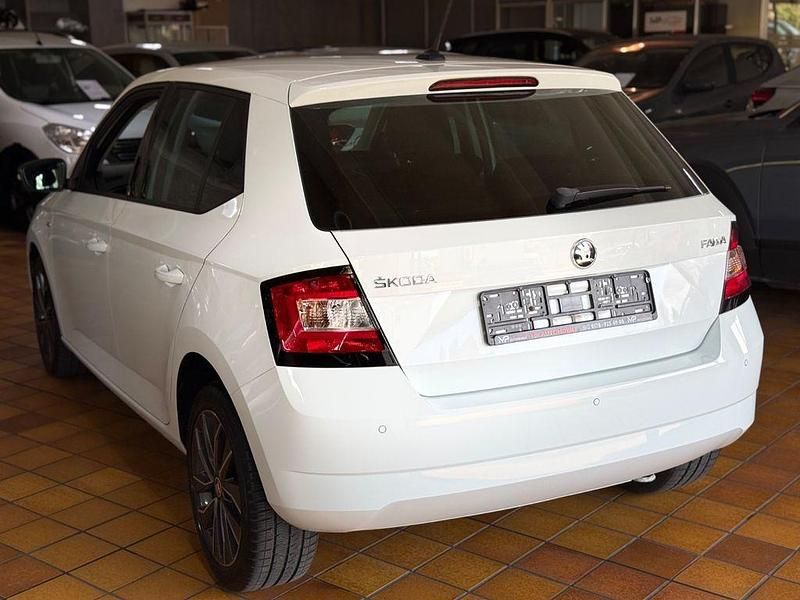 Gebraucht Skoda Fabia Drive 75 PS (55 kW) 2017 Weiß Limousine