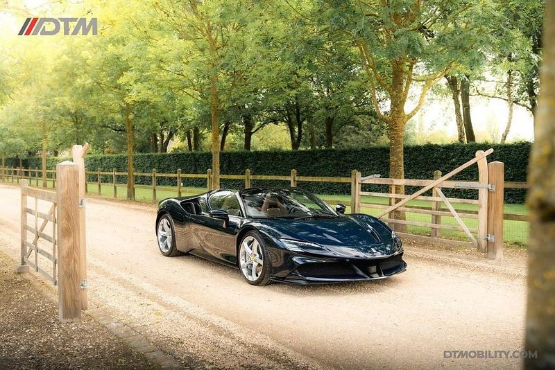 Gebraucht Ferrari SF90 999 PS (734 kW) 2024 Blau Cabrio