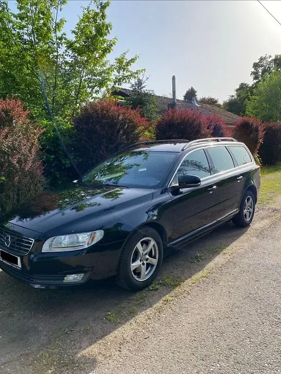 Używany Volvo V70 Standard 120 KM (88 kW) 2016 Czarny Kombi