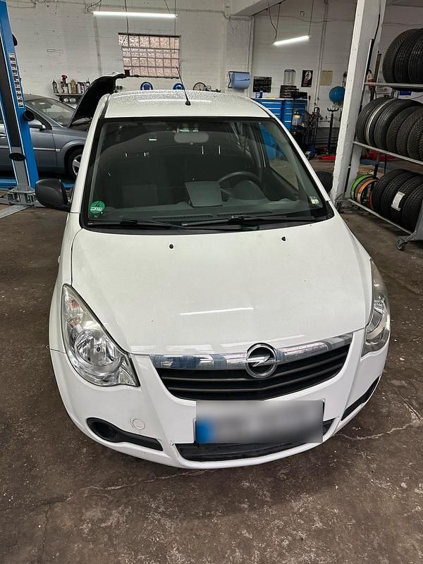 Gebraucht Opel Agila 68 PS (50 kW) 2010 Weiß Kleinwagen