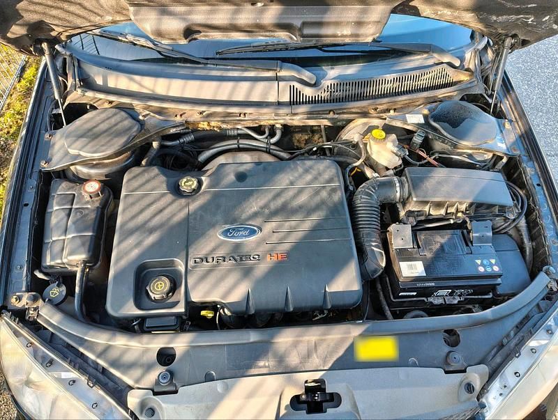 Gebraucht Ford Mondeo 146 PS (107 kW) 2002 Schwarz Kombi