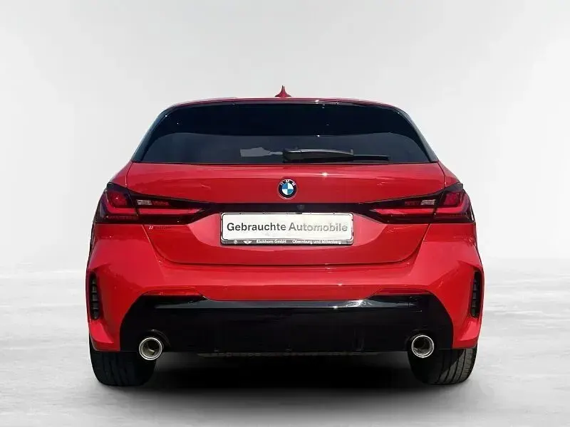 Gebraucht BMW 120 M Sport 192 PS (141 kW) 2023 Rot Limousine