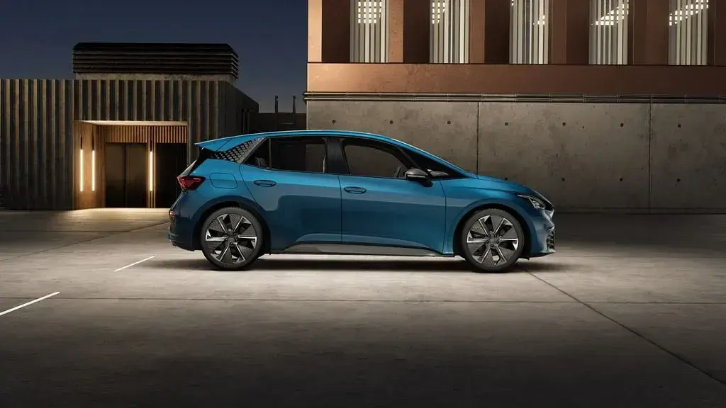 Usata Cupra Born e-Boost 169 kW (231 CV) 2025 Argento Utilitaria