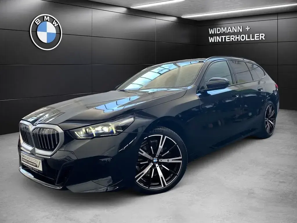Gebraucht BMW 520 Comfort Edition 197 PS (144 kW) 2025 Schwarz Kombi