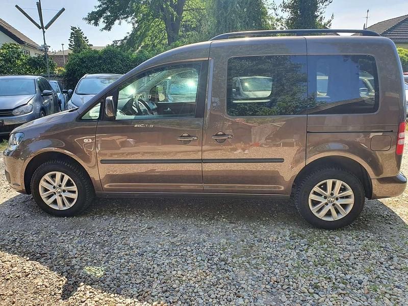 Gebraucht VW Caddy Comfortline 102 PS (75 kW) 2011 Toffeebraun metallic Van / Kleinbus