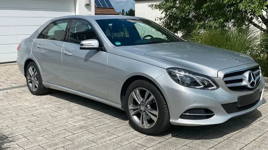 Gebraucht Mercedes E250 Avantgarde 211 PS (155 kW) 2014 Silber Limousine