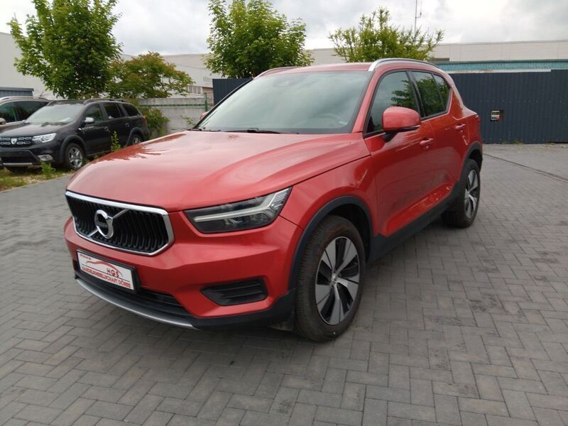 Fusion red / metallic Gebraucht 2021 Volvo XC40 Momentum SUV | 29.990 € (Fairer Preis) - Bild 1/4