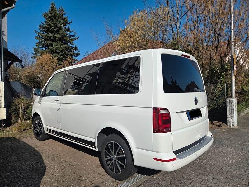 Gebraucht VW Multivan 204 PS (150 kW) 2015 Weiß Van / Kleinbus