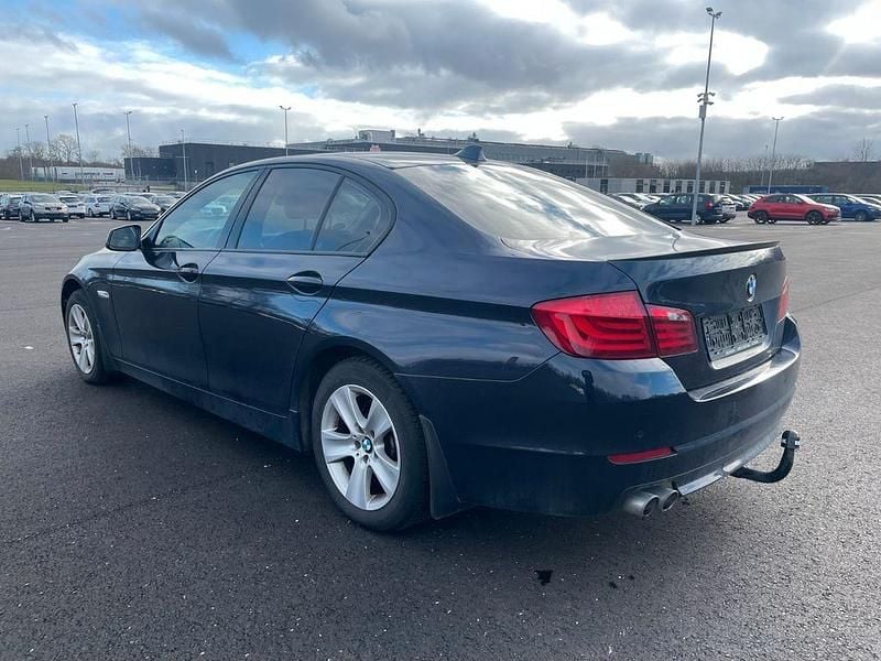 Gebraucht BMW 520 184 PS (135 kW) 2012 Blau Limousine