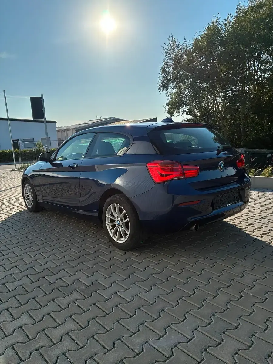 Gebraucht BMW 116 Advantage 116 PS (85 kW) 2018 Blau Kleinwagen
