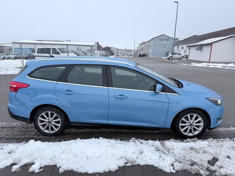 Gebraucht Ford Focus Titanium 120 PS (88 kW) 2017 Blau Limousine
