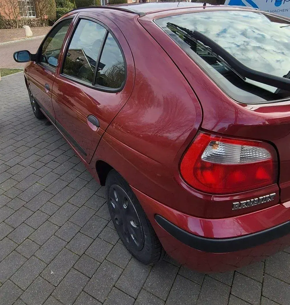 Gebraucht Renault Mégane 95 PS (69 kW) 1999 Rot Limousine