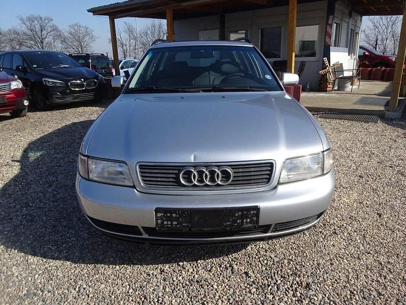Second-hand Audi A4 125 CP (91 kW) 1996 Argintiu Break