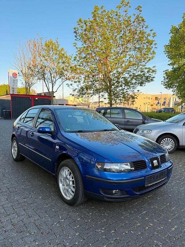 Second-hand Seat Leon 125 CP (91 kW) 2001 Albastru Hatchback